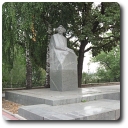 Памятник Сергееву-Ценскому